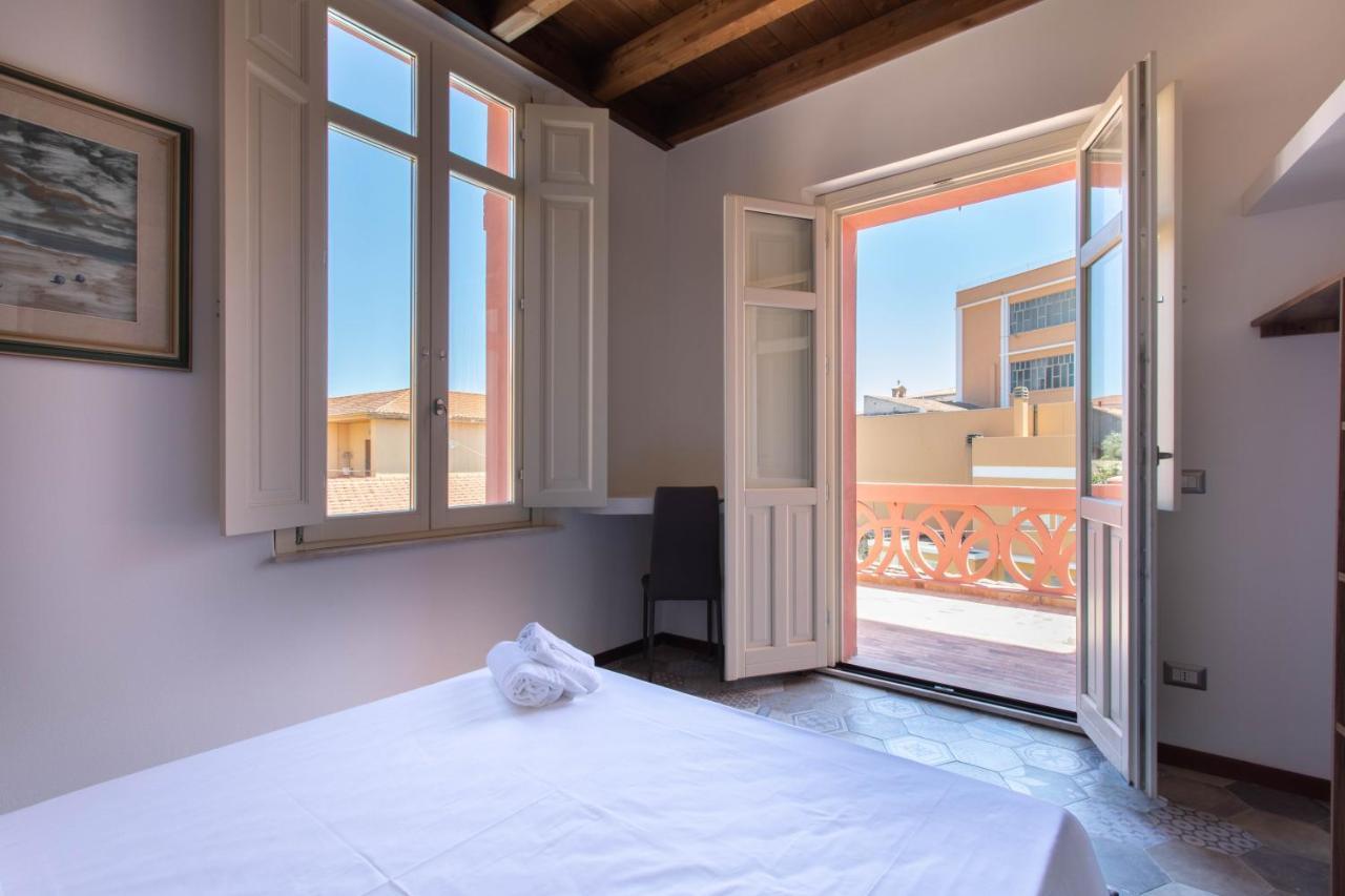 Maison Belle Epoque & Suites Ористано Екстериор снимка